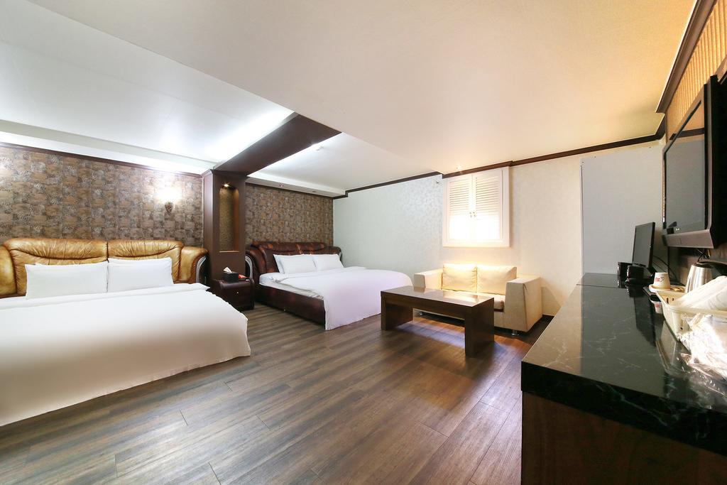 Hotel Diamond Suwon Exterior photo