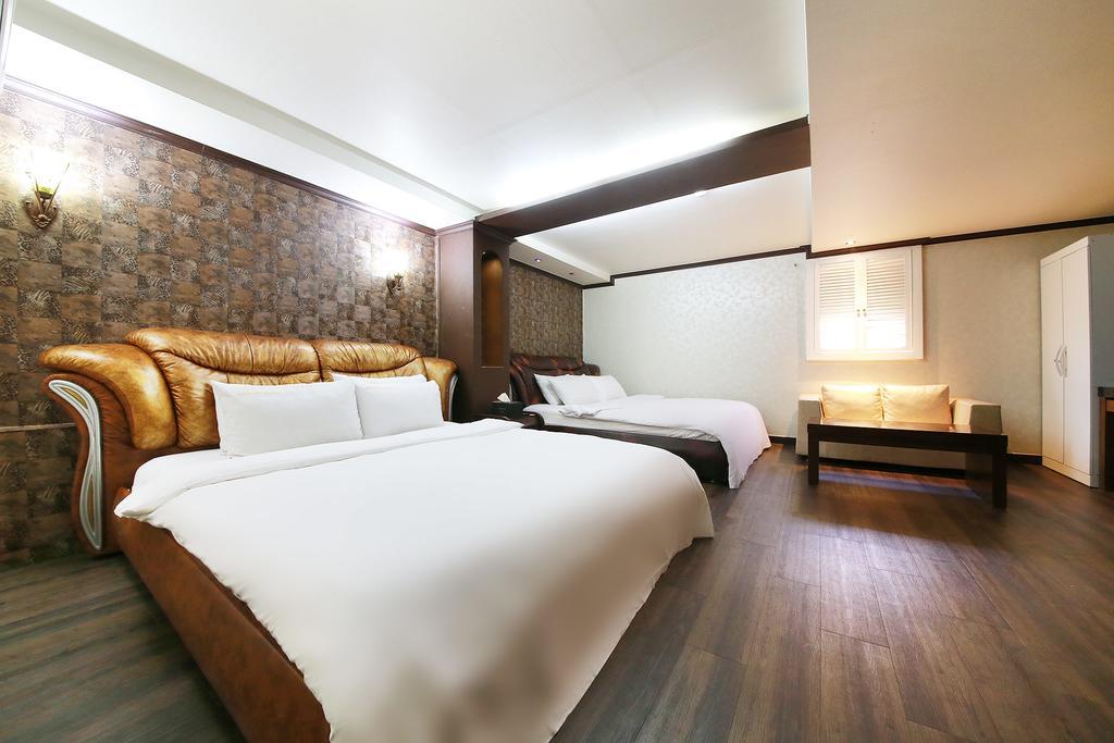 Hotel Diamond Suwon Exterior photo