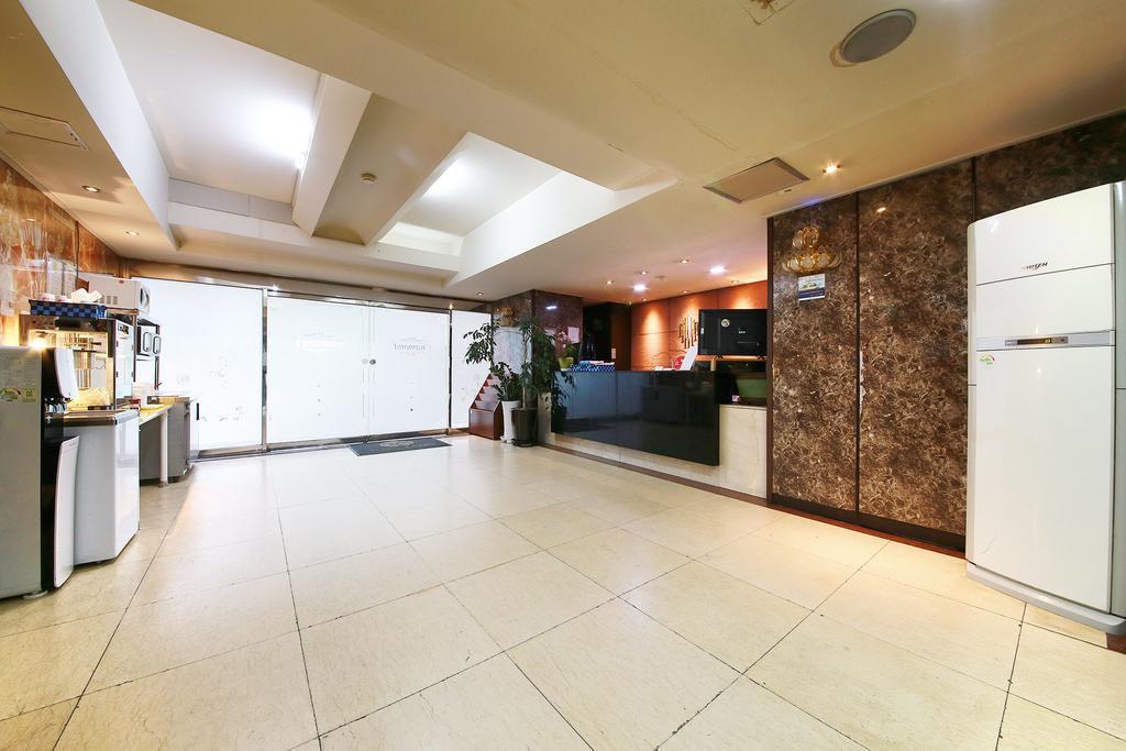 Hotel Diamond Suwon Exterior photo