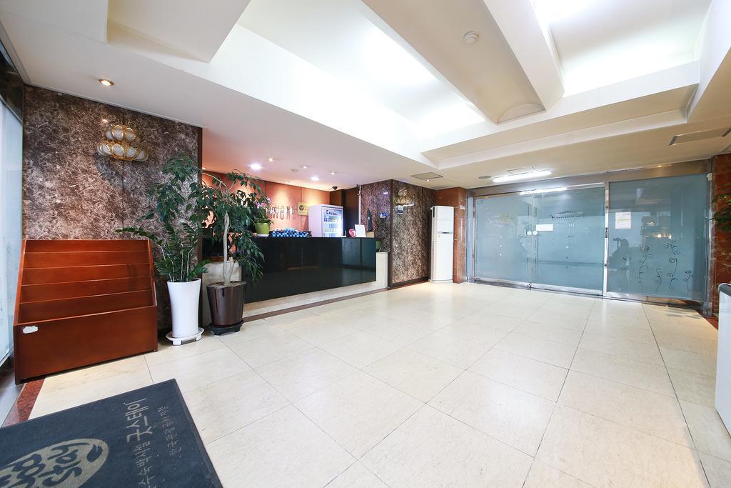 Hotel Diamond Suwon Exterior photo