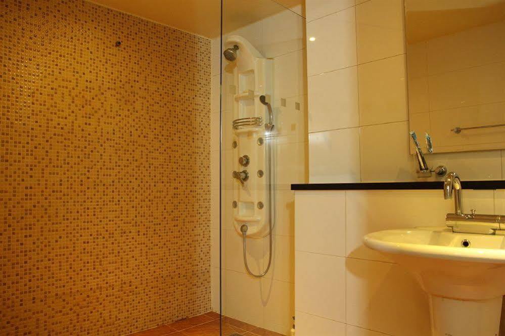 Hotel Diamond Suwon Exterior photo